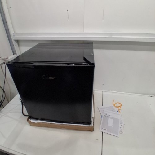 MIDEA COMPACT SINGLE-DOOR MINI REFRIGERATOR - BLACK (MODEL: WHS-65LB1) image 2
