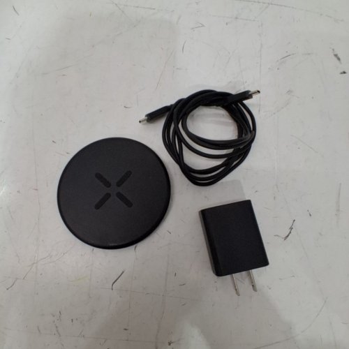 ONN WIRELESS CHARGING PAD CASE FRIENDLY - 10W - 5FT - BLACK (MODEL: WIABLK100139814) image 3