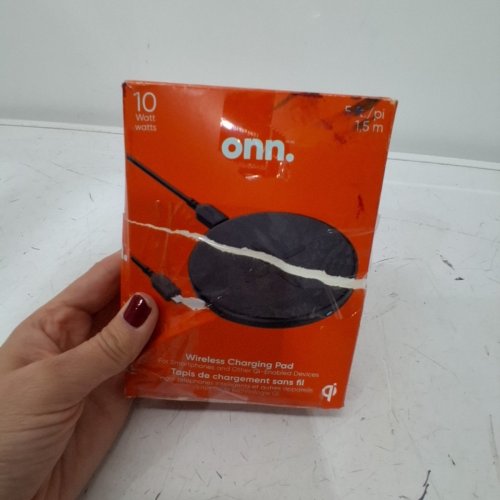ONN WIRELESS CHARGING PAD CASE FRIENDLY - 10W - 5FT - BLACK (MODEL: WIABLK100139814) image 5