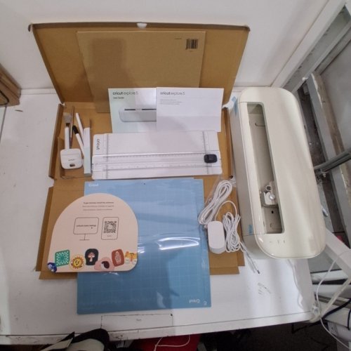 CRICUT EXPLORE 5 CUTTING MACHINE - BEIGE (MODEL: CXPL204C) image 2