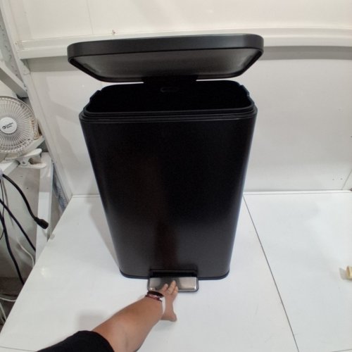 EKO MADISON STAINLESS STEEL STEP TRASH/GARBAGE CAN WITH INNER LINER - 50L - MATTE BLACK (MODEL:‎ EK9361P-50L-MBS) image 4