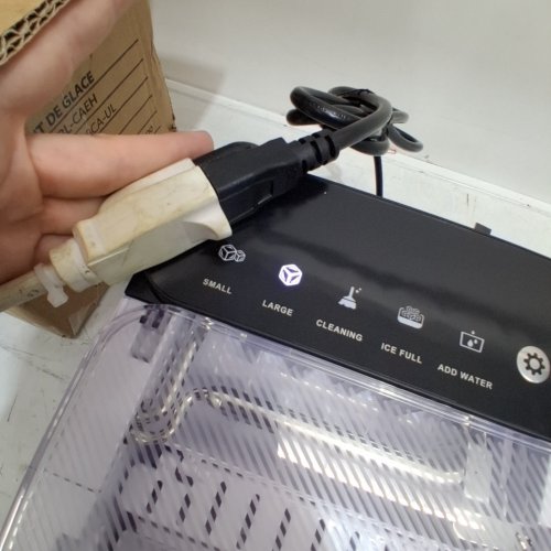 EUHOMY COUNTERTOP ICE MAKER WITH ICE SCOOP AND BASKET - MAKES 26.5LB / DAY - BLACK (MODEL: IM021-B1) image 2