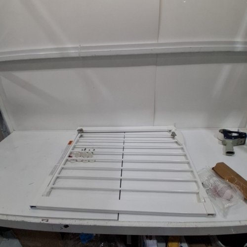 MUNCHKIN EASY CLOSE METAL BABY GATE - 29.5" - 35" X 29.5" - WHITE image 3