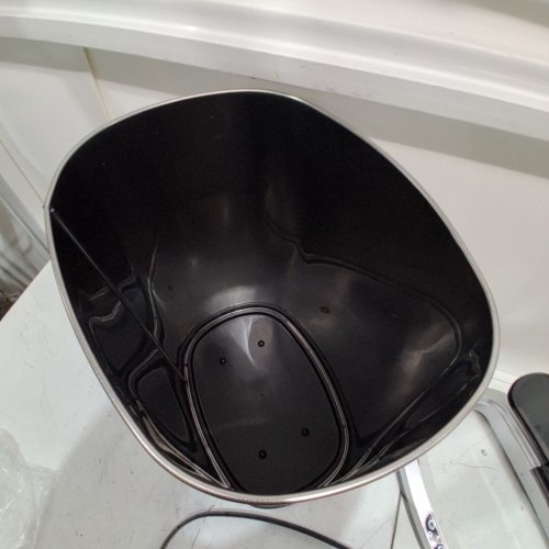 OVAL AUTOMATIC GARBAGE CAN -13GAL - STAINLESS STEEL / BLACK image 5