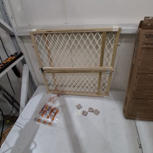 NORTHSTATES SUPERGATE DIAMOND MESH GATE - 4600 - (26.5" - 42"W / 23"H) image 2
