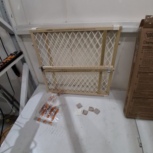 NORTHSTATES SUPERGATE DIAMOND MESH GATE - 4600 - (26.5" - 42"W / 23"H) image 3
