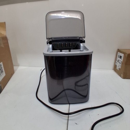 FRIGIDAIRE COUNTERTOP ELECTRIC ICE MAKER - MAKES 26LBS OF ICE/DAY - BLACK STAINLESS STEEL (MODEL: EFIC120-BLKSS-SC_G2) image 3