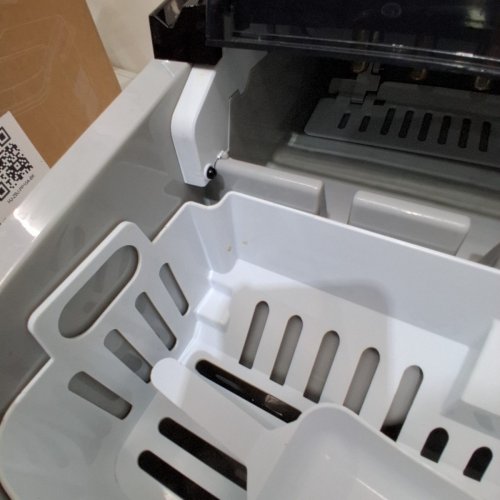 FRIGIDAIRE COUNTERTOP ELECTRIC ICE MAKER - MAKES 26LBS OF ICE/DAY - BLACK STAINLESS STEEL (MODEL: EFIC120-BLKSS-SC_G2) image 4