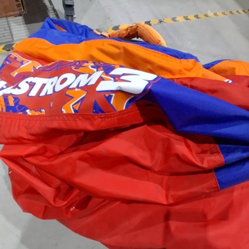 BODY GLOVE MAELSTROM 3 INFLATABLE TOWABLE RAFT - 3-PERSON - RED/BLUE image 5