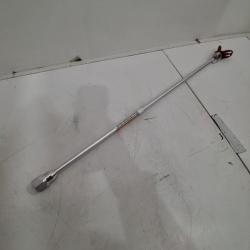 SPRAY GUN EXTENSION - FITS MOST GRACO MAGNUM SPRAY GUNS - 26" - SILVER /RED image 2