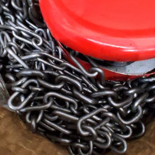 VEVOR 1 TON MANUAL HAND CHAIN HOIST - 7FT/2M - RED (MODEL: B0D457FYGL) image 3