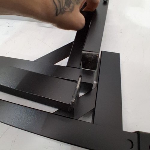 AMAZON BASICS 9-LEG SUPPORT METAL BED FRAME - QUEEN 7"- BLACK (MODEL: B07D4BD47F) image 3