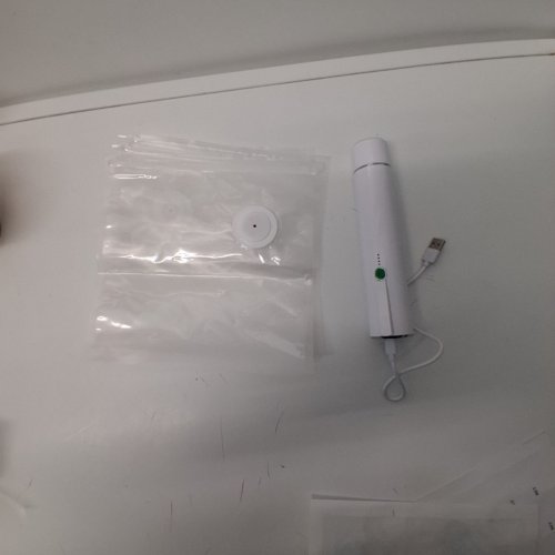 HANDHELD MINI VACUUM SEALER WITH 4 BAGS- WHITE image 3