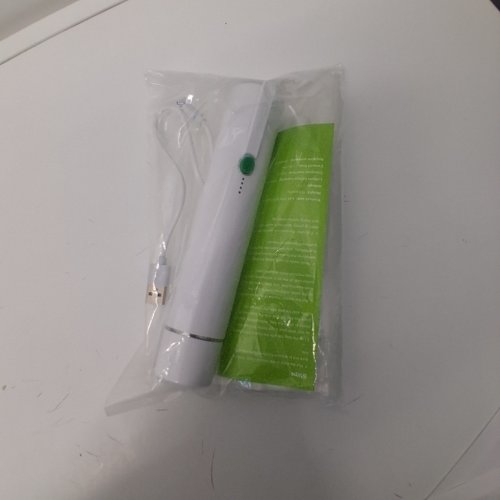 HANDHELD MINI VACUUM SEALER WITH 4 BAGS- WHITE image 4