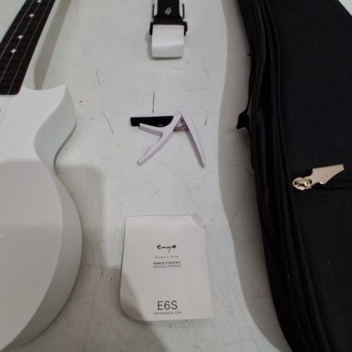 ENYA NOVA U 23" CONCERT UKULELE – CARBON FIBER TRAVEL UKULELE WITH BEGINNER KIT - INCLUDES CASE, STRAP & CAPO - WHITE (MODEL: ‎NOVA U-WH) image 3