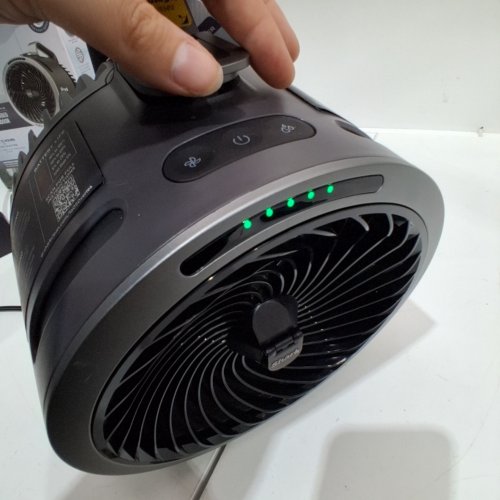 SHARK FLEXBREEZE HYDROGO MISTING PORTABLE FAN, UP TO 12 HOURS OF BATTERY LIFE - 36W - GREY - (MODEL:FA052C) image 2