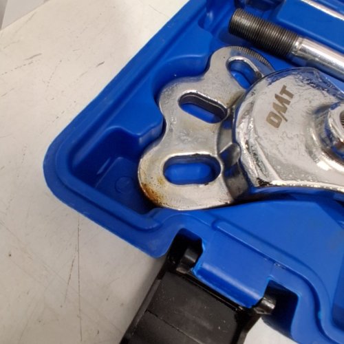 RELUXGO REAR AXLE BEARING REMOVE PULLER TOOL KIT WITH SLIDE HAMMER YOKE - 1" TO 2-7/8" ID - BLUE (MODEL: JND-BJS081) image 3