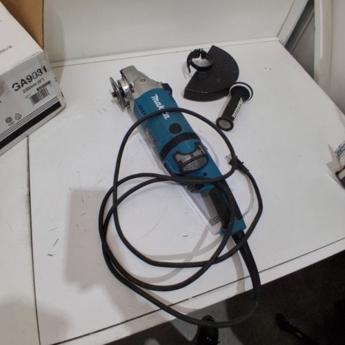 MAKITA ANGLE GRINDER WITH TRIGGER SWITCH LOCK - 9" - 120V - BLUE/BLACK (MODEL GA9031) image 3