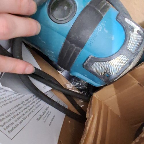 MAKITA ANGLE GRINDER WITH TRIGGER SWITCH LOCK - 9" - 120V - BLUE/BLACK (MODEL GA9031) image 4