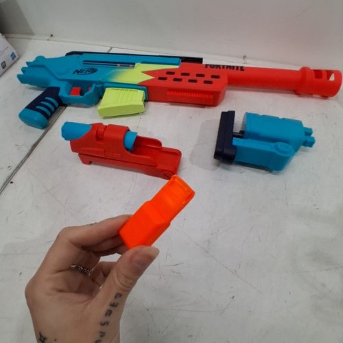 NERF X FORTNITE STORM SCOUT BLASTER WITH REMOVABLE SCOPE - 32" - MULTI-COLOUR image 3
