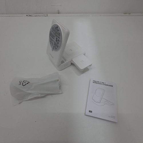 LAMICALL 3-IN-1 FOLDABLE MAGSAFE PORTABLE WIRELESS CHARGING STATION DESIGNED FOR APPLE PRODUCTS - WHITE (MODEL: T10) image 4