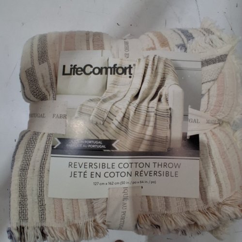 LIFE COMFORT REVERSIBLE COTTON THROW - 50" X 64" - LIGHT BLUE/ BEIGE - (MODEL: 1726023) image 3