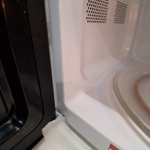 FRIGIDAIRE RETRO MICROWAVE OVEN - 0.7CU.FT - 700W - BLACK/GOLD (MODEL: EMW788-BLACKRGLD) image 4