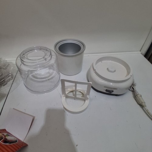 HAMILTON BEACH ELECTRIC ICE CREAM MAKER - MAKES 1.5QT - WHITE (MODEL: 68880C) image 3