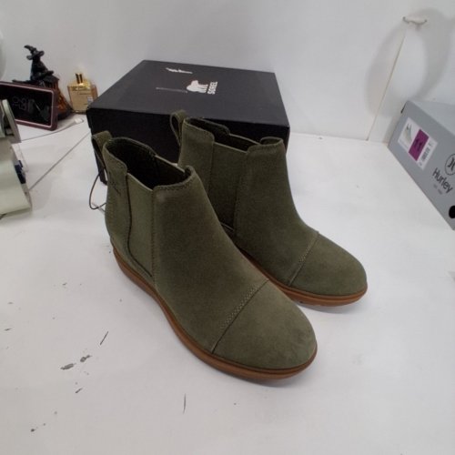 WOMENS SOREL EVIE LL CHELSEA BOOTS - SIZE 8 - STONE GREEN image 3