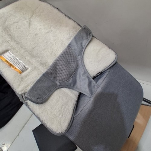 UPPABABY MIRA 2-IN-1 BOUNCER AND SEAT - GREY/STELLA/WOOD(MODEL: 1801-MIR-NA-WEL) image 3