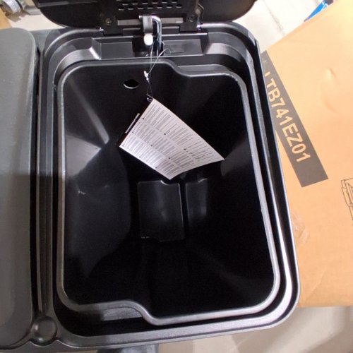 SONGMICS DUAL STEP LID TRASH CAN WITH PLASTIC INNER BUCKETS AND HINGED LIDS - 2 X 30 L BINS - SILVER (MODEL: LTB741EZ01) image 6