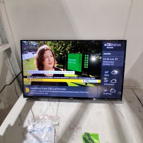 PHILIPS 7676 SERIES QLED FULLHD 1080P ROKU TV - 43" - BLACK - (MODEL: 43PQF7676/F6) image 2