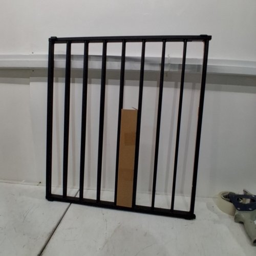SAFETY FIRST TOP OF THE STAIRS EXPANDABLE METAL BABY GATE - 27" - 42" X 28" - BLACK (MODEL: GA090CBLKF2) image 2