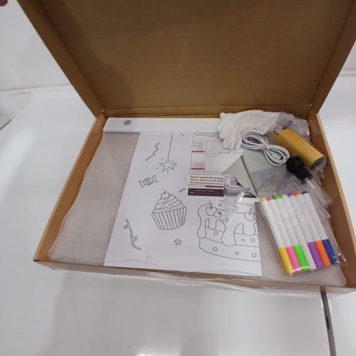 VINTS RECHARGEABLE LED DRAWING BOARD WITH 7 MARKERS - 15.75"X11.81" - WHITE image 2