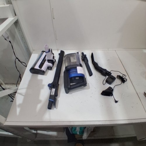 SHARK PRO CORDLESS VACUUM WITH CLEANSENSE IQ & MULTIFLEX TECHNOLOGY WITH ATTACHMENTS- WHITE/BLUE (MODEL: UZ565HCC0) image 3
