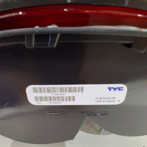 TYC LEFT SIDE TAILLIGHT ASSSEMBLY , FORD CROWN VICTORIA (MODEL: 11-5372-01) image 2
