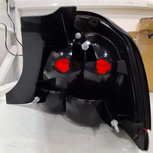 TYC LEFT SIDE TAILLIGHT ASSSEMBLY , FORD CROWN VICTORIA (MODEL: 11-5372-01) image 4