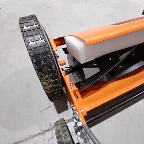 LAWNMASTER ENVIRONMENTALLY FRIENDLY MOTORLESS PUSH REEL LAWN MOWER - 18" - 5" BLADE - ORANGE (MODEL: LMRM1801) image 3