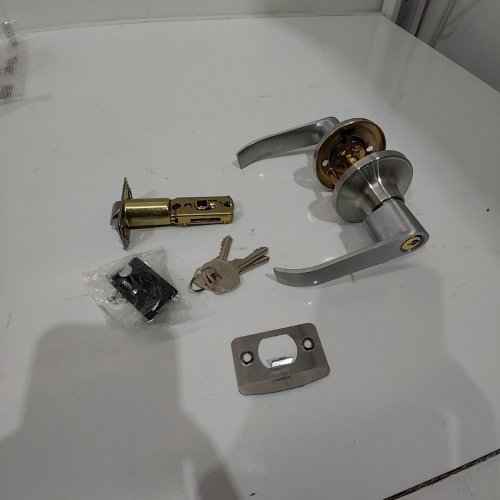 PRIVACY DOOR LEVER WITH KEY LOCK - SATIN NICKEL image 2