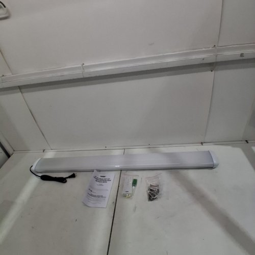 KODA 46" MOTION SENSOR & REMOTE CONTROL LINKABLE LED SHOP LIGHT - 4600 LM, 4000K MODEL: 2322003 image 3