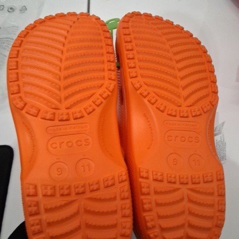 UNISEX CROCS CLASSIC CLOG - MEN'S 9 / WOMEN'S 11 - ORANGE (STYLE : 10001-100) image 3
