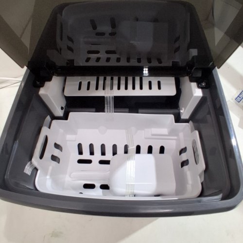 FRIGIDAIRE RETRO FREESTANDING BULLET SHAPED ICE MAKER - 26 LBS - WHITE (MODEL: EFIC513-WHITE) image 4