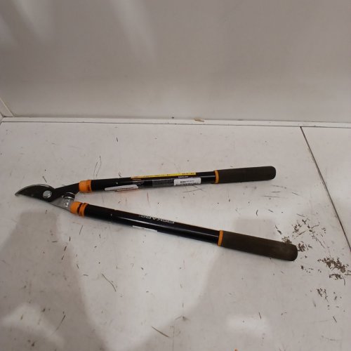 FISKARS EXTENDABLE HANDLE LOPPER WITH SINGLE PIVOT - 24.5"- 37" - BLACK/ORANGE (MODEL: 9166) image 2