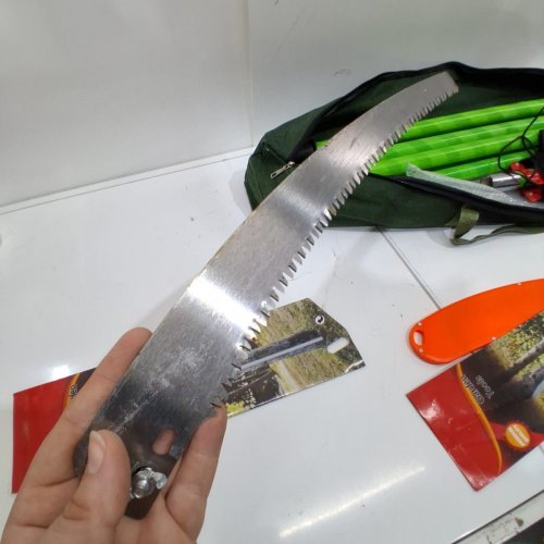 VEVOR LIGHTWEIGHT MANUAL EXTENDABLE POLE TREE PRUNER/POLE SAW- 3.87FT -27FT - GREEN - (MODEL: RUNZETOOL-GZJ-32G2) image 4