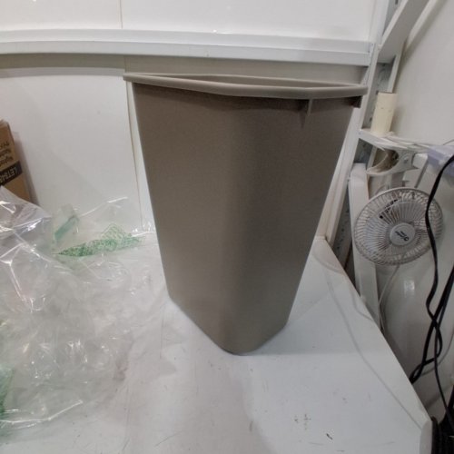 RUBBERMAID RECTANGULAR WASTEBASKET - 10GAL - BEIGE (MODEL: FG295700BEIG) image 2