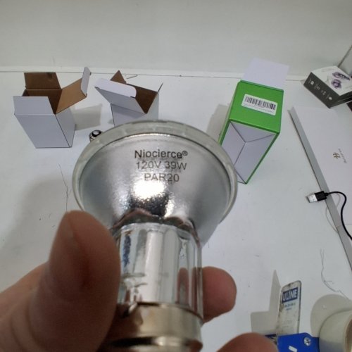 2PK NIOCLERCE HALOGEN PAR38 LIGHT BULBS - 2800 K - WARM WHITE image 2