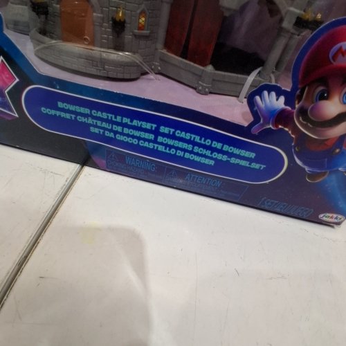 SUPER MARIO DELUXE BOWSER CASTLE PLAYSET WITH FIGURINES image 2
