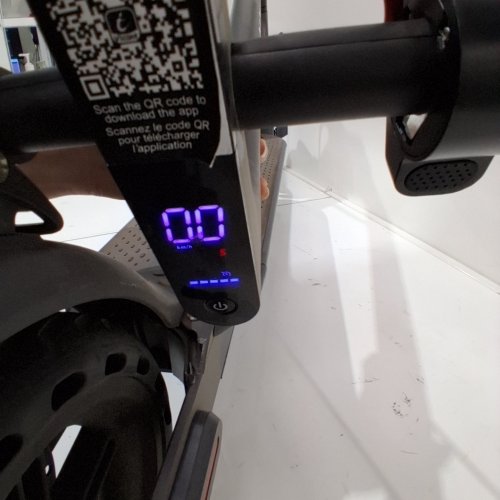 GYROCOPTERS ELECTRIC SCOOTER FOR ADULTS & TEENS WITH APP - 350W - 30KM RANGE - BLACK (MODEL: J30) image 2