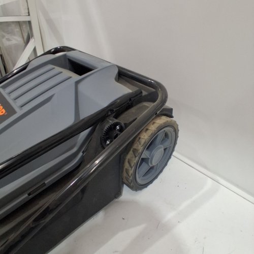 WALK-BEHIND MANUAL HAND PUSH FLOOR SWEEPER - 25.6" SWEEPING WIDTH - GRAY/BLACK (MODEL: S13-001A) image 3