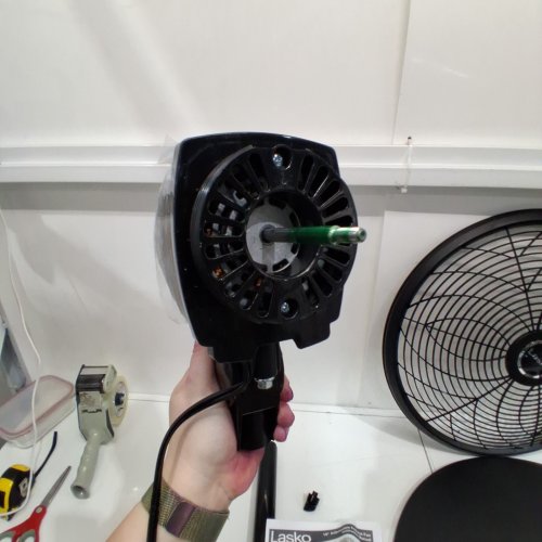 LASKO ADJUSTABLE ELEGANCE OSCILLATING PEDESTAL FAN - 18" - BLACK (MODEL: 1827C) image 3